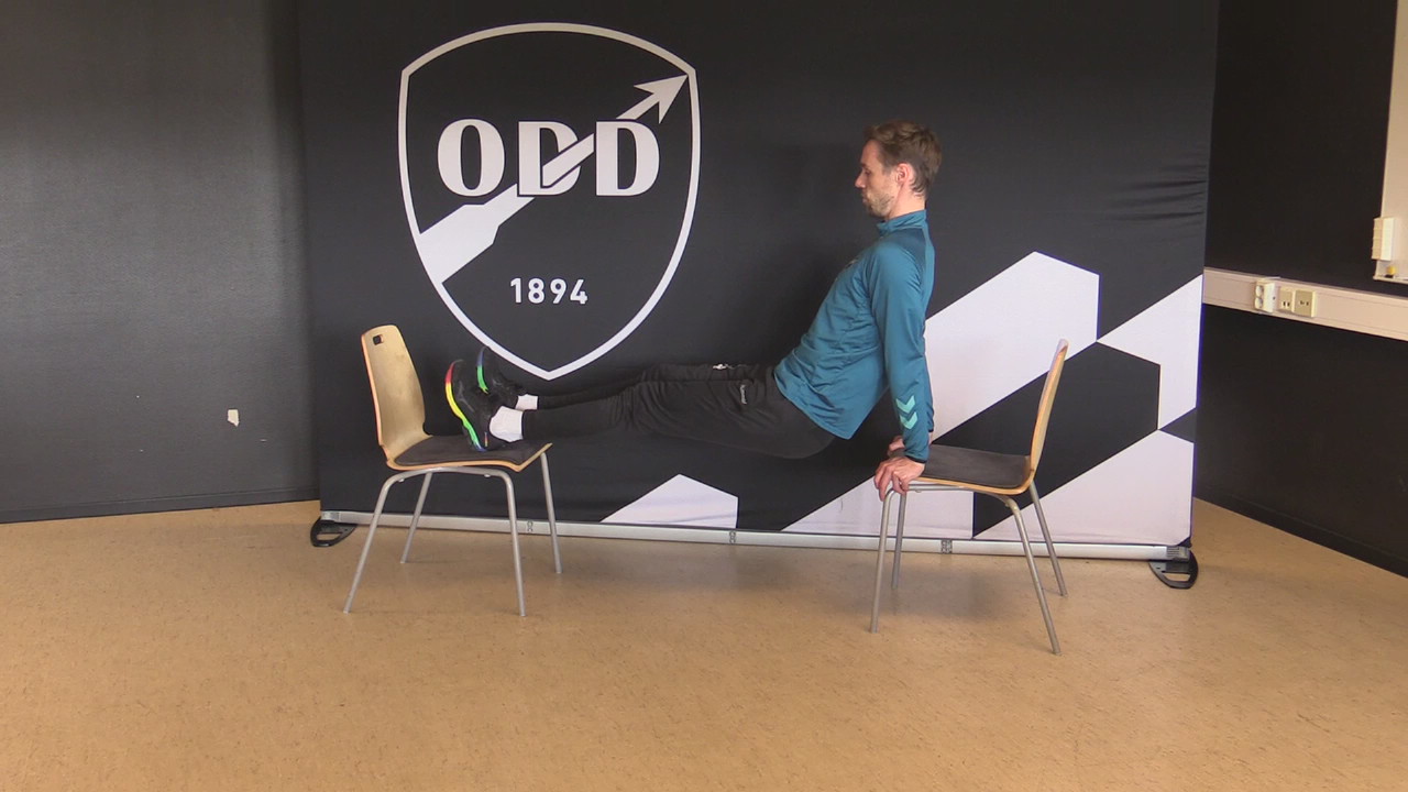 Dips med ben pa stol Level 3.MP4